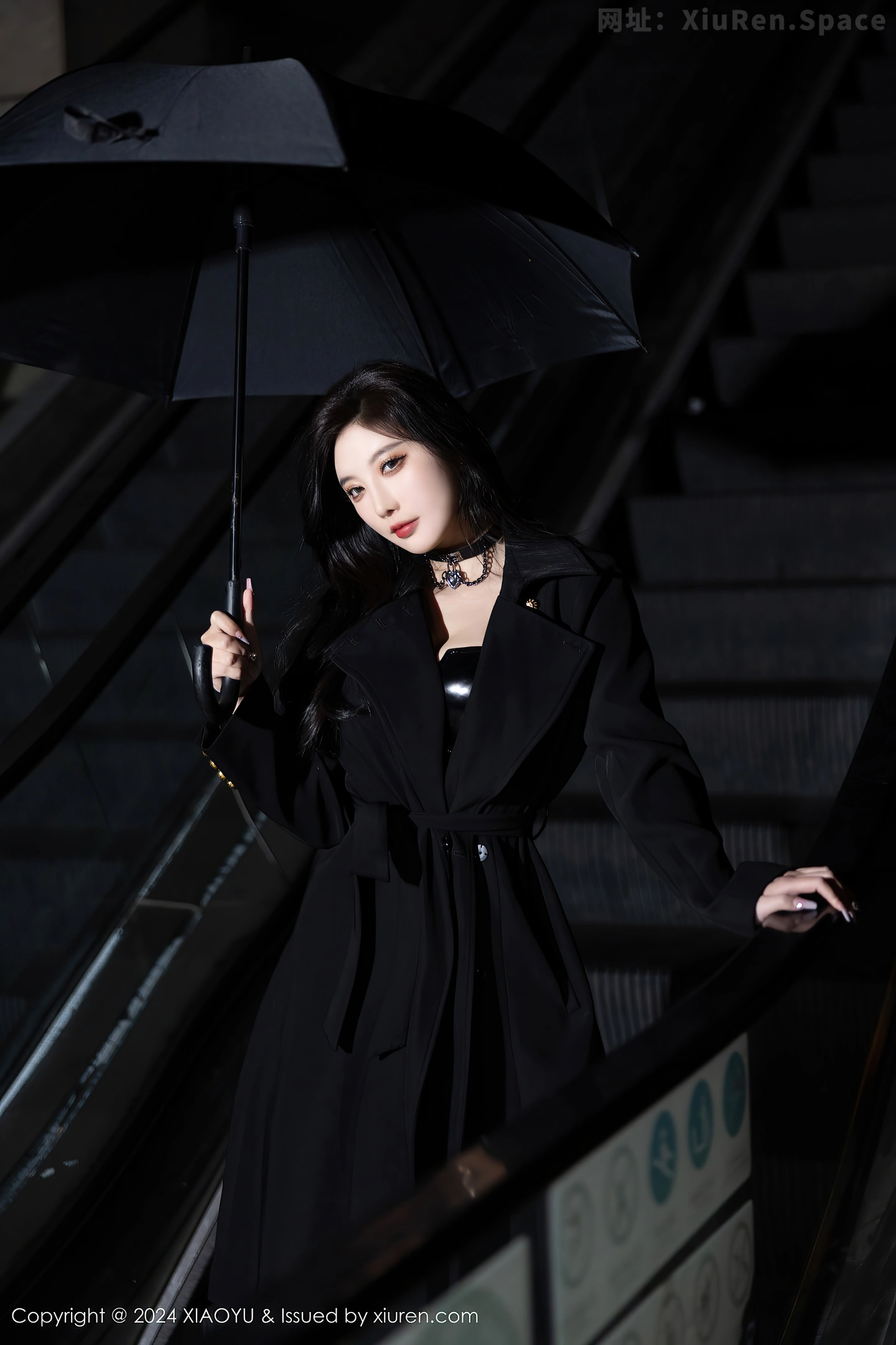 图片[4]-[XiaoYu画语界]Vol.1241 女神杨晨晨Yome黑色外套露性感黑色皮质内衣秀丰腴身材诱惑写真85P-秀人网官方网站